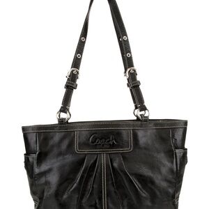 Coach East West Pleated Gallery Leather Bag 2010 Adjustable handles